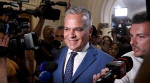Adrian Veștea acceptă întâlnirea cu George Simion. Premierul desemnat va negocia la sediul AUR. „Îmi asum un dialog deschis”