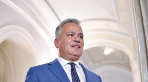 Ce pregătire are Adrian Veștea? Detaliul care a stârnit interes după desemnarea sa ca premier