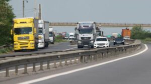 Cod roșu de caniculă: Restricții pe drumurile din 35 de județe, luni și marți