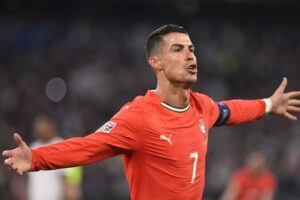 Cristiano Ronaldo scrie istorie cu o dublă în Portugalia  Uzbekistan, scor 5-0