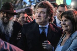 Cum vrea Javier Milei, preşedintele libertarian al Argentinei, să plătească datoriile ţării: Scoate la ”vânzare” cetăţenia în schimbul unei donaţii nerambursabile de 500.000 de dolari sau al achiziţiei de obligaţiuni suverane cu cupon zero de 1 mil. dolari