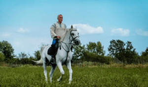 EXCLUSIV  Pentru ce a fost amendat Călin Georgescu de AEP / Fostul candidat la prezidențiale a declarat cheltuieli și venituri zero în campania electorală / A avut materiale publicitare de proveniență necunoscută, și-a plătit mandatarul financiar fără să declare de unde a avut banii și a primit ceva bani în conturi