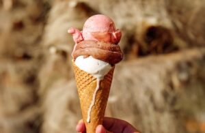 Iaurtul înghețat este într-adevăr mai sănătos decât înghețata? Ce spun nutriționiștii