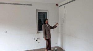 Incredibil! Chiriașii au fugit cu tot din casă: mobilă, pompă de căldură și chiar WC