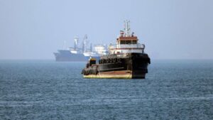 Iranul și Omanul ar putea introduce „taxe pentru servicii maritime” în Strâmtoarea Ormuz