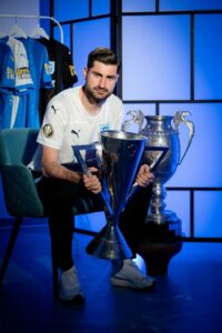 OFICIAL  Un fundaș lateral pleacă de la Universitatea Craiova. Clubul i-a transmis un mesaj de mulțumire: Vei rămâne mereu un campion în inimile noastre