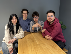 Patru studenţi români au lansat o platformă europeană pentru internshipuri. Startup-ul integrează deja 3.600 de oportunităţi şi vizează cei 22 de milioane de studenţi din UE