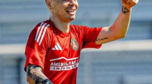 Premieră șocantă în fotbal! Un star de la Cupa Mondială a fost eliminat pentru că și-a acoperit gura