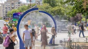 Primăria București montează dușuri stradale și cișmele împotriva caniculei
