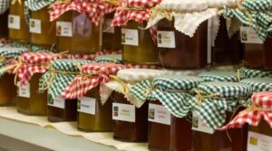 Rețete de sezon. Cum să prepari dulceață de coacăze negre