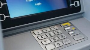 Schimbare majoră la bancomate: românii ar putea retrage suma exactă dorită de la orice ATM