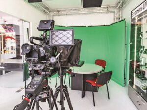 Simus Trading, compania din spatele retailerului Photosetup.ro, afaceri de 17,6 mil. lei în 2025, cu un profit net de 302.000 de lei