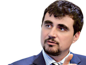 Sorin Pâslaru, ZF: Pentru că nu are spaţiu fiscal pentru relansare din cauza deficitelor care trebuie reduse şi a dobânzilor deja foarte mari, România ar trebui să ceară de la UE un împrumut SAVE de 30 mld. euro pe 30 de ani cu dobândă redusă. Dacă ne-am împrumutat pentru înarmare de ce nu ne-am împrumuta pentru creştere?
