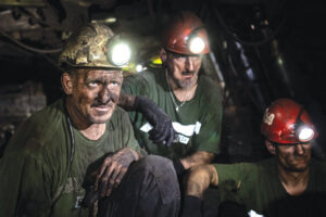 Surpriză în Polonia: sectorul mineritului a devenit motor de creştere economică. Iar banii europeni şi investiţiile în transport şi producţia pentru armată au repus în mişcare industria