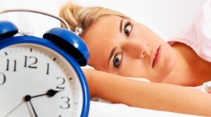 Te trezești noaptea? 10 soluții simple care te ajută să adormi rapid