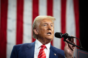 Un cadou controversat: Donald Trump a acceptat din partea Qatarului un avion de 400 mil. dolari, care va funcţiona ca noul Air Force One. „Acest avion a fost transformat într-o Casă Albă zburătoare la un nivel de lux cum nu s-a mai văzut vreodată”