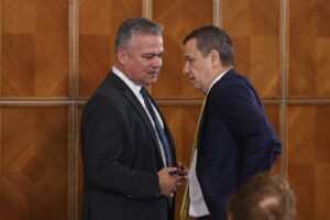 UPDATE  PSD decide de la ora 16.00 dacă intră la guvernare alături de Adrian Veștea / Ședință la Vila Lac după ce Congresul PNL a interzis orice alianță cu social-democrații