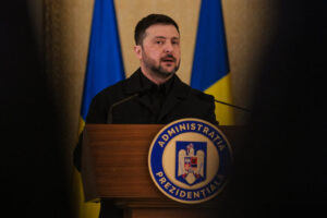 Zelenski amenință Belarusul cu acțiuni militare dacă nu oprește sprijinul pentru Rusia