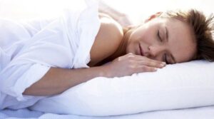 Adio insomnie după 50 de ani: 4 pași pentru un somn profund