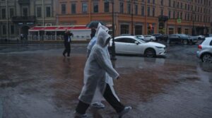 Alertă METEO imediată! Cod PORTOCALIU ploi torențiale și vijelii. Iată lista localităților afectate
