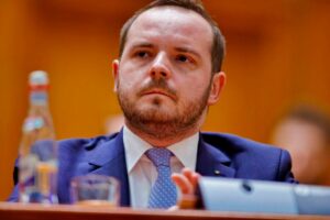 Alexandru Rogobete îl acuză pe Ilie Bolojan că „dezinformează” despre sistemul sanitar: „Nu înțelege cum funcționează spitalele”