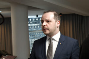 Alexandru Rogobete respinge acuzațiile privind negocierile cu Pfizer: „Nu a existat nicio clauză de confidențialitate”