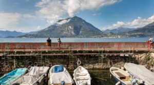 Amenzi de până la 200 de euro pentru turiștii care merg în costum de baie pe stradă. Regulă într-o destinație celebră din Italia