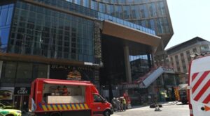 Anunț MAE: Un român a murit în incendiul din Bruxelles, iar un altul este grav rănit. Șase muncitori au murit după prăbușirea unui lift în clădirea OXY