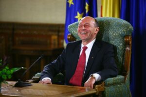 Băsescu: „Statul se șubrezește continuu” din cauza blocajelor și „stângăciilor constituționale”