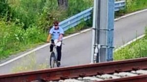 CFR a reacționat: Bicicleta și mobilul sunt perfect legale în transportul feroviar