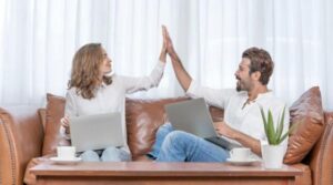 Cheia unei căsătorii fericite ar putea sta în…televizor