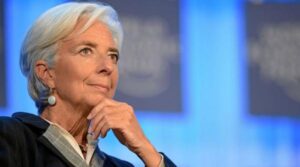 Christine Lagarde ia în calcul revenirea în politica franceză înainte de termen