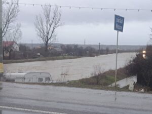 Cod galben de inundații pe râuri din 27 de județe până joi la prânz