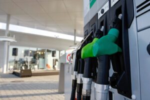 Comandament de lucru la Guvern cu reprezentanții companiilor din domeniul petrolier și al distribuției de carburanți: Nu se anticipează dificultăți majore sau discontinuități în asigurarea cantităților necesare pieței românești
