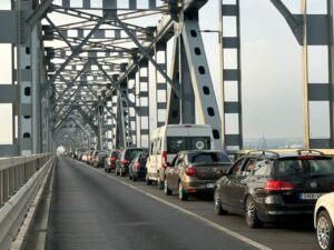 De la 1 august, călătoria cu mașina în Bulgaria devine mai scumpă / Vinietele se majorează cu 30%