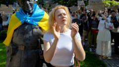 Demiterea de către Zelensky a popularului ministru al apărării stârnește proteste în Ucraina