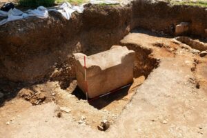 Descoperire spectaculoasă în Croația: un sarcofag roman intact, găsit după 1500 de ani