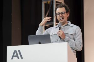 Directorul Anthropic și peste o mie de angajați ai giganților din domeniul IA fac apel la „temporizarea” lansării celor mai avansate modele: O „accelerare rapidă” ar putea face ca aceste sisteme să devină incontrolabile