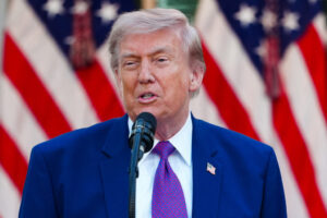 Donald Trump anunță un nou control medical la Walter Reed și spune că a trecut din nou testul cognitiv