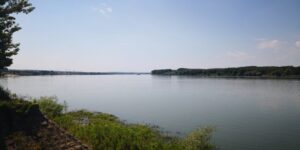 Dunărea scade continuu și săptămâna viitoare, anunță hidrologii / Trecerea cu bacul de la Bechet, suspendată din cauza nivelului scăzut al fluviului
