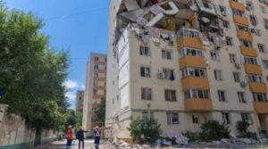 Explozia din Rahova: Începe demolarea părții afectate a blocului. Când vor putea intra locatarii în apartamente