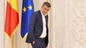 Grindeanu se bate cu pesta haștagilor: „Au dat afară liberali vechi ca să aducă șoșocari”