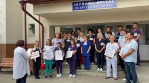 Guvernul, acuzat că impune o formă de sclavie modernă. Dacă trece Legea Salarizării, nu mai trece metroul