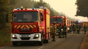 Incendiu uriaș în sud-vestul Franței. Mii de pompieri și zeci de aeronave au acționat pentru stingerea flăcărilor