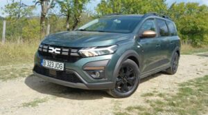 Lovitură pentru industria auto din România: Zeci de mii de angajați își pierd locurile de muncă