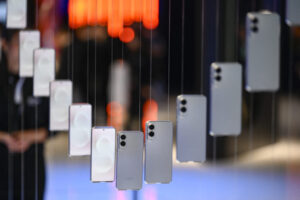 Nouă din 10 telefoane din Romania permit localizarea rapidă a apelanților la 112