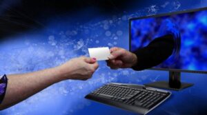 O bucureșteancă a dat unor ucraineni 300.000 de lei: Escrocherie la telefon cu ATM-uri Bitcoin
