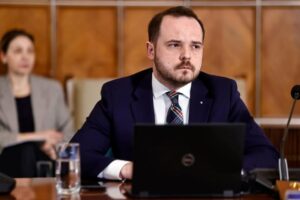 Partidul REPER sesizează Consiliul Național pentru Combaterea Discriminării pentru o declarație a deputatului Alexandru Rogobete la adresa fostei ministre a Sănătății, Ioana Mihăilă, despre care a spus că ar fi „epilatoarea șefă de la Bihor”