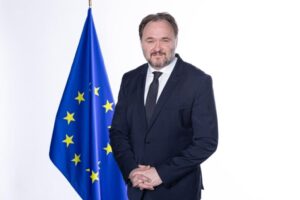 Pentru a ajunge la independență, Europa are nevoie de o revoluție a electrificării (Op-ed de Dan Jørgensen, comisarul UE pentru energie și locuințe)