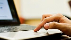 Pericolul ascuns din videoclipurile virale: IA creează imagini și voci false. La ce trebuie să fii atent